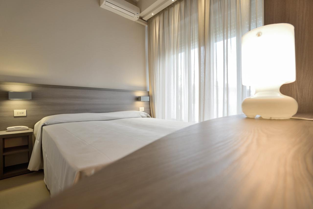 Hotel Crystal Marina di Pietrasanta Eksteriør billede
