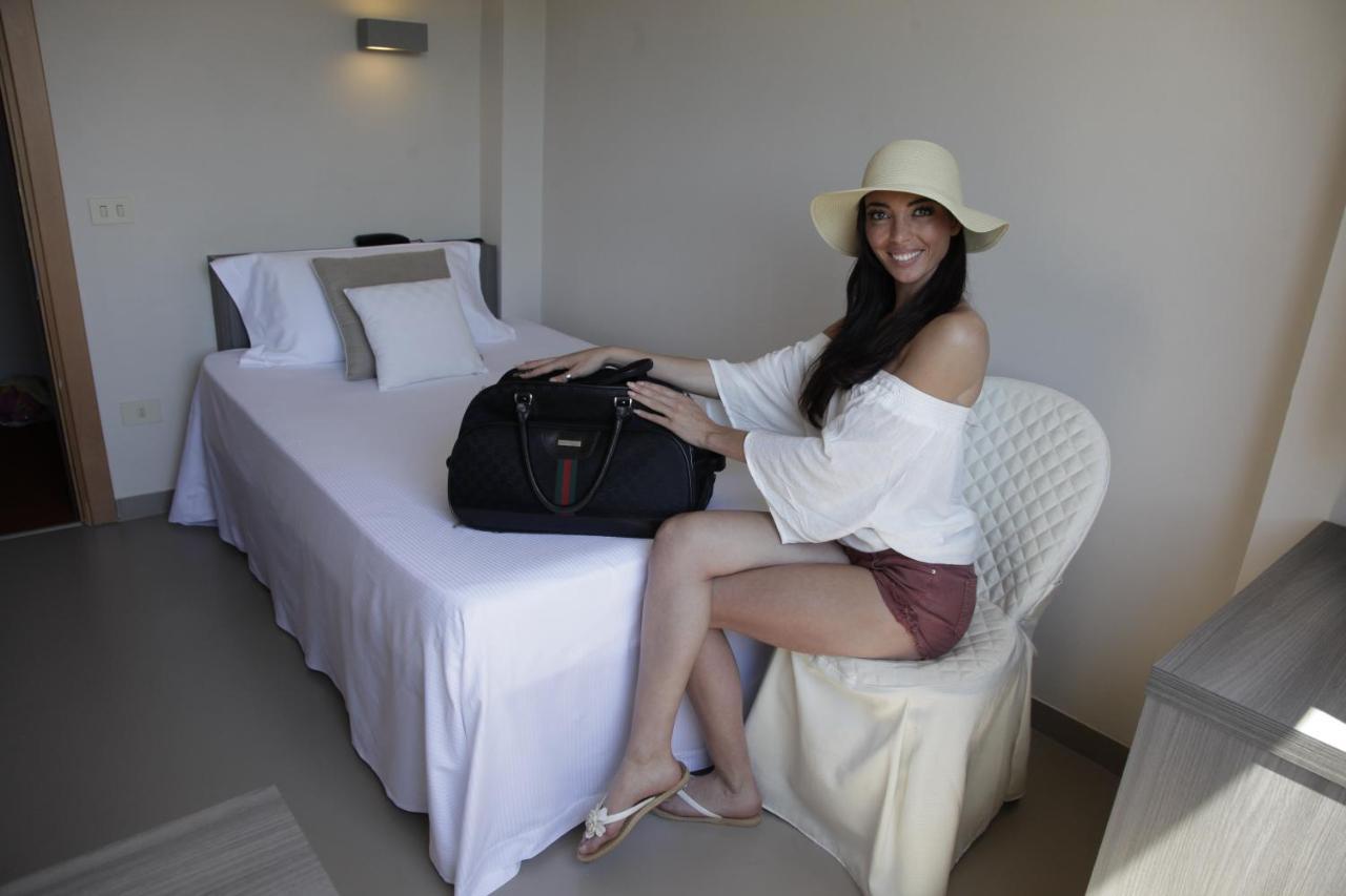 Hotel Crystal Marina di Pietrasanta Eksteriør billede